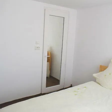 Casa Iacob * Două Mai