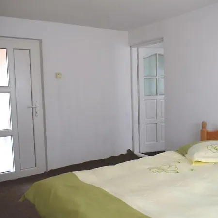 Casa Iacob * Două Mai
